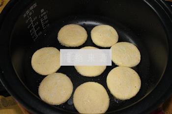 软糯糯的南瓜饼怎么做，软糯糯的南瓜饼怎么做好吃，软糯糯的南瓜饼做法