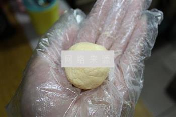 软糯糯的南瓜饼怎么做，软糯糯的南瓜饼怎么做好吃，软糯糯的南瓜饼做法