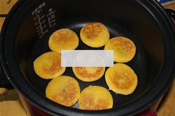 软糯糯的南瓜饼怎么做，软糯糯的南瓜饼怎么做好吃，软糯糯的南瓜饼做法