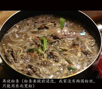 韩式牛肉蘑菇粉条锅怎么做，韩式牛肉蘑菇粉条锅怎么做好吃，韩式牛肉蘑菇粉条锅做法