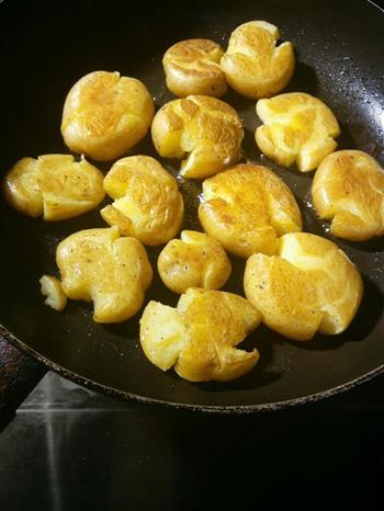 小土豆饼怎么做，小土豆饼怎么做好吃，小土豆饼做法