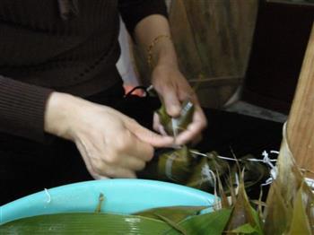 五芳斋红豆粽子怎么做，五芳斋红豆粽子怎么做好吃，五芳斋红豆粽子做法