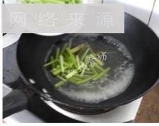 凉拌芹菜海带怎么做，凉拌芹菜海带怎么做好吃，凉拌芹菜海带做法