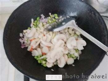 海鲜焗饭怎么做，海鲜焗饭怎么做好吃，海鲜焗饭做法