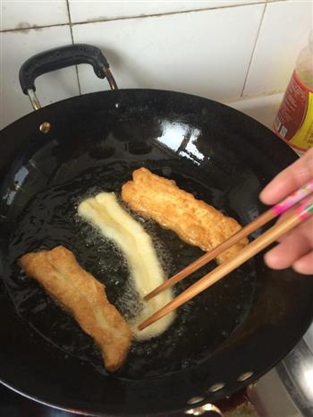 自制牛奶鸡蛋油条怎么做，自制牛奶鸡蛋油条怎么做好吃，自制牛奶鸡蛋油条做法