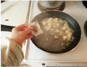 三文鱼奶油土豆汤怎么做，三文鱼奶油土豆汤怎么做好吃，三文鱼奶油土豆汤做法