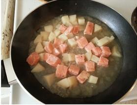 三文鱼奶油土豆汤怎么做，三文鱼奶油土豆汤怎么做好吃，三文鱼奶油土豆汤做法