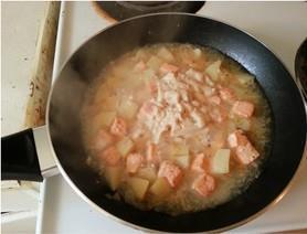 三文鱼奶油土豆汤怎么做，三文鱼奶油土豆汤怎么做好吃，三文鱼奶油土豆汤做法