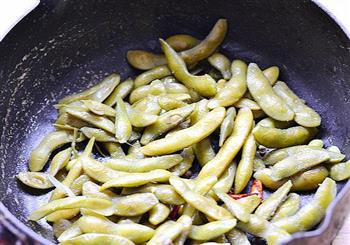 下酒菜的最佳搭档-麻辣小毛豆怎么做，下酒菜的最佳搭档-麻辣小毛豆怎么做好吃，下酒菜的最佳搭档-麻辣小毛豆做法