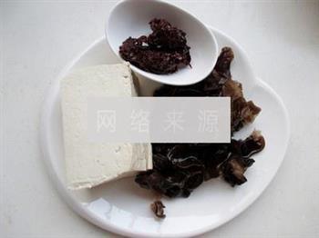 红果番茄豆腐汤怎么做，红果番茄豆腐汤怎么做好吃，红果番茄豆腐汤做法