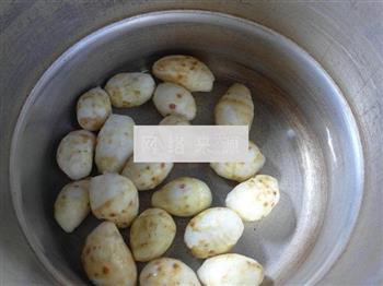 精火腿圆白菜芋艿子汤怎么做，精火腿圆白菜芋艿子汤怎么做好吃，精火腿圆白菜芋艿子汤做法