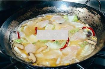 川味豆腐鱼汤怎么做，川味豆腐鱼汤怎么做好吃，川味豆腐鱼汤做法