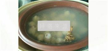 蜂蜜莲子小肠汤怎么做，蜂蜜莲子小肠汤怎么做好吃，蜂蜜莲子小肠汤做法