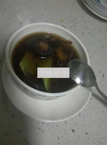 双菇乳鸽煲怎么做，双菇乳鸽煲怎么做好吃，双菇乳鸽煲做法