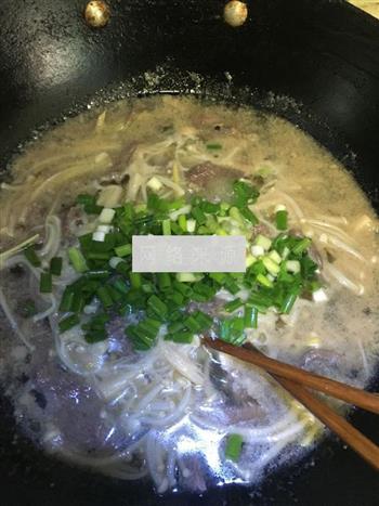 金针菇牛肉汤怎么做，金针菇牛肉汤怎么做好吃，金针菇牛肉汤做法