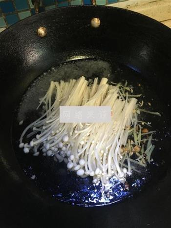 金针菇牛肉汤怎么做，金针菇牛肉汤怎么做好吃，金针菇牛肉汤做法