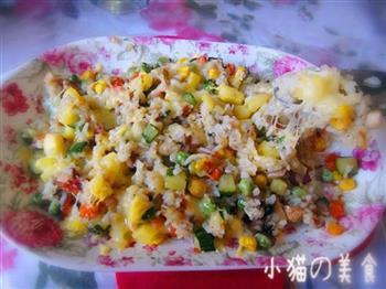 菠萝什锦焗饭怎么做，菠萝什锦焗饭怎么做好吃，菠萝什锦焗饭做法