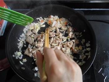 青椒番茄牛肉意粉怎么做，青椒番茄牛肉意粉怎么做好吃，青椒番茄牛肉意粉做法