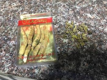 花旗参石斛煲竹丝鸡瘦肉怎么做，花旗参石斛煲竹丝鸡瘦肉怎么做好吃，花旗参石斛煲竹丝鸡瘦肉做法