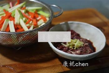 牛肉炒米粉怎么做，牛肉炒米粉怎么做好吃，牛肉炒米粉做法