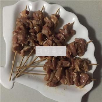 吮指烤鸡肉串怎么做，吮指烤鸡肉串怎么做好吃，吮指烤鸡肉串做法