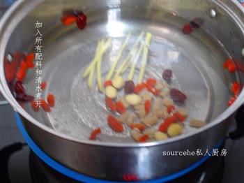 鸡爪香菇汤怎么做，鸡爪香菇汤怎么做好吃，鸡爪香菇汤做法