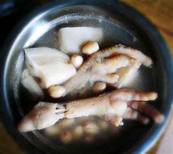 莲藕花生鸡爪汤怎么做，莲藕花生鸡爪汤怎么做好吃，莲藕花生鸡爪汤做法