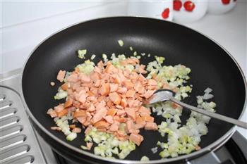 韩式泡菜炒饭怎么做，韩式泡菜炒饭怎么做好吃，韩式泡菜炒饭做法