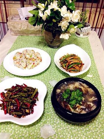 黑芝麻玉米肠饭团怎么做，黑芝麻玉米肠饭团怎么做好吃，黑芝麻玉米肠饭团做法