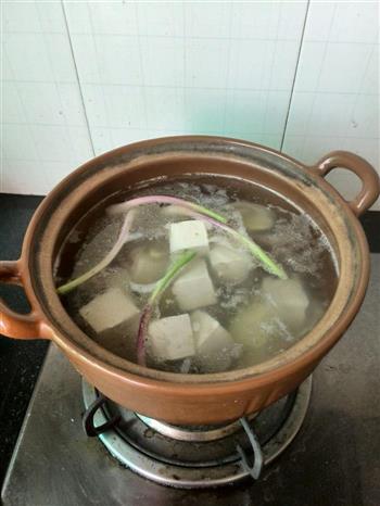 芫茜豆腐鱼头汤怎么做，芫茜豆腐鱼头汤怎么做好吃，芫茜豆腐鱼头汤做法