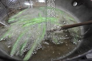 橄菜煸豆角怎么做，橄菜煸豆角怎么做好吃，橄菜煸豆角做法