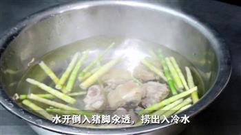 绿豆小笋煲猪脚怎么做，绿豆小笋煲猪脚怎么做好吃，绿豆小笋煲猪脚做法