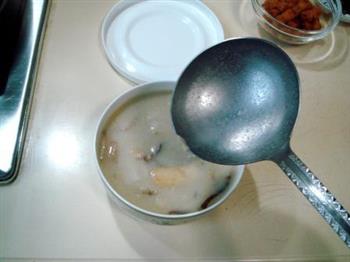 松茸鸡肉浓汤怎么做，松茸鸡肉浓汤怎么做好吃，松茸鸡肉浓汤做法