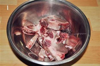 韩式牛骨蔬菌汤怎么做，韩式牛骨蔬菌汤怎么做好吃，韩式牛骨蔬菌汤做法