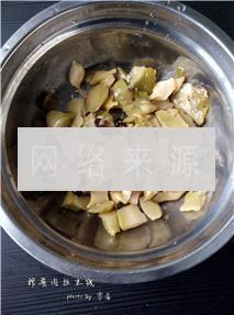 榨菜肉丝米线怎么做，榨菜肉丝米线怎么做好吃，榨菜肉丝米线做法