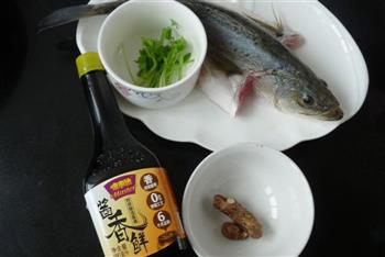 沙姜酱油蒸海鲈怎么做，沙姜酱油蒸海鲈怎么做好吃，沙姜酱油蒸海鲈做法