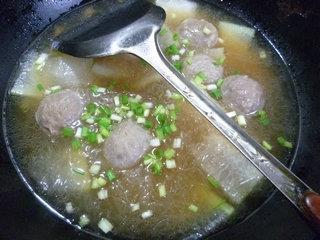 冬瓜牛肉丸粉丝汤怎么做，冬瓜牛肉丸粉丝汤怎么做好吃，冬瓜牛肉丸粉丝汤做法