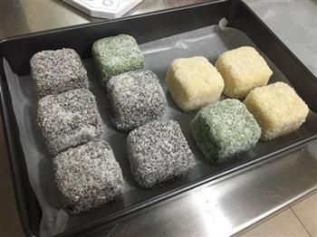 Lamington 三色拉明顿蛋糕怎么做，Lamington 三色拉明顿蛋糕怎么做好吃，Lamington 三色拉明顿蛋糕做法