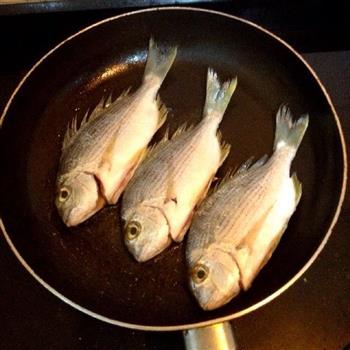 蟹味菇黄翅鱼汤怎么做，蟹味菇黄翅鱼汤怎么做好吃，蟹味菇黄翅鱼汤做法