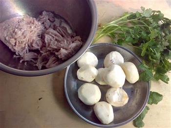 荸荠鱼饼怎么做，荸荠鱼饼怎么做好吃，荸荠鱼饼做法